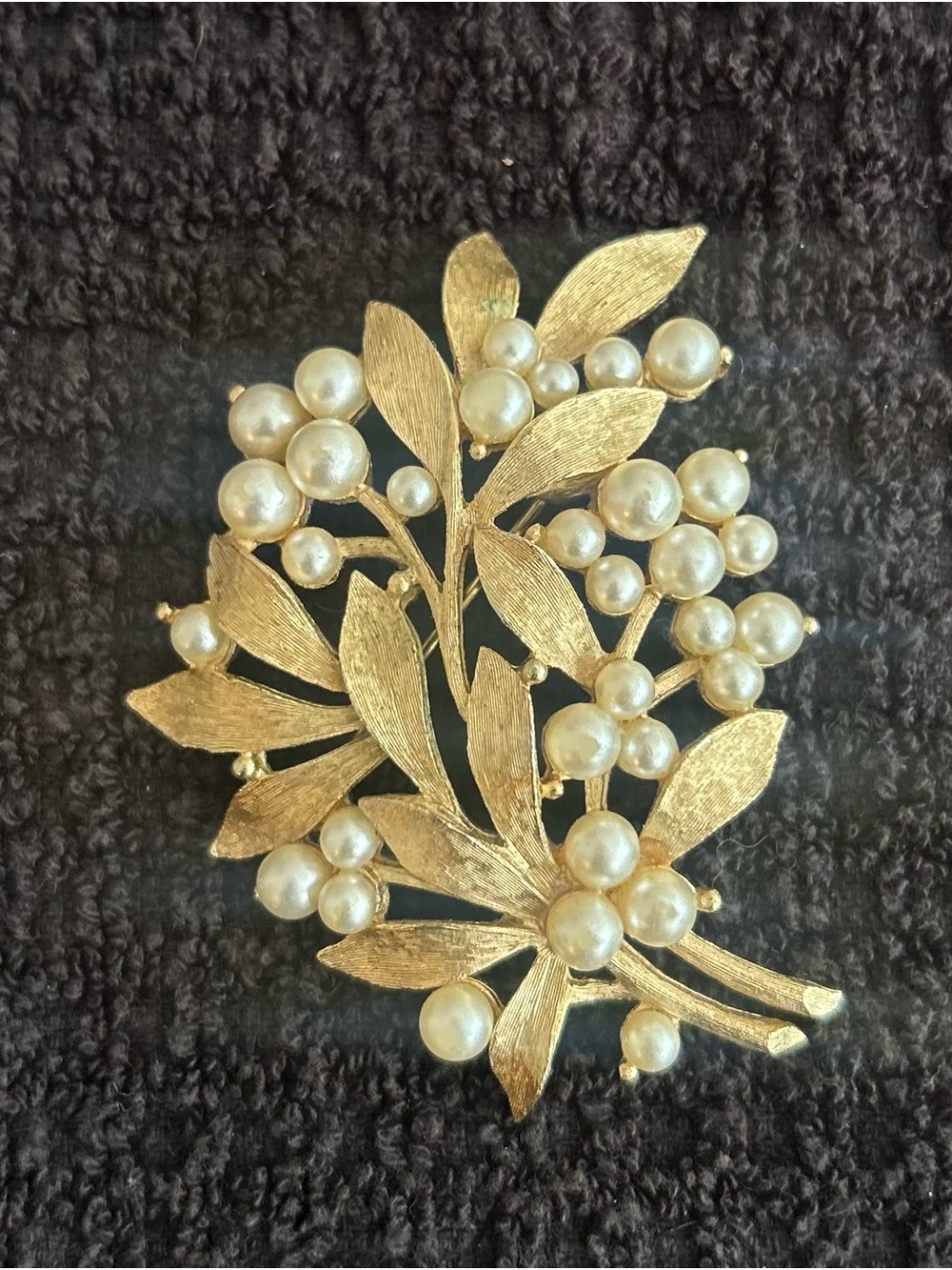 Vintage Trifari Gold Pearl Floral Leaf Brooch - like new.